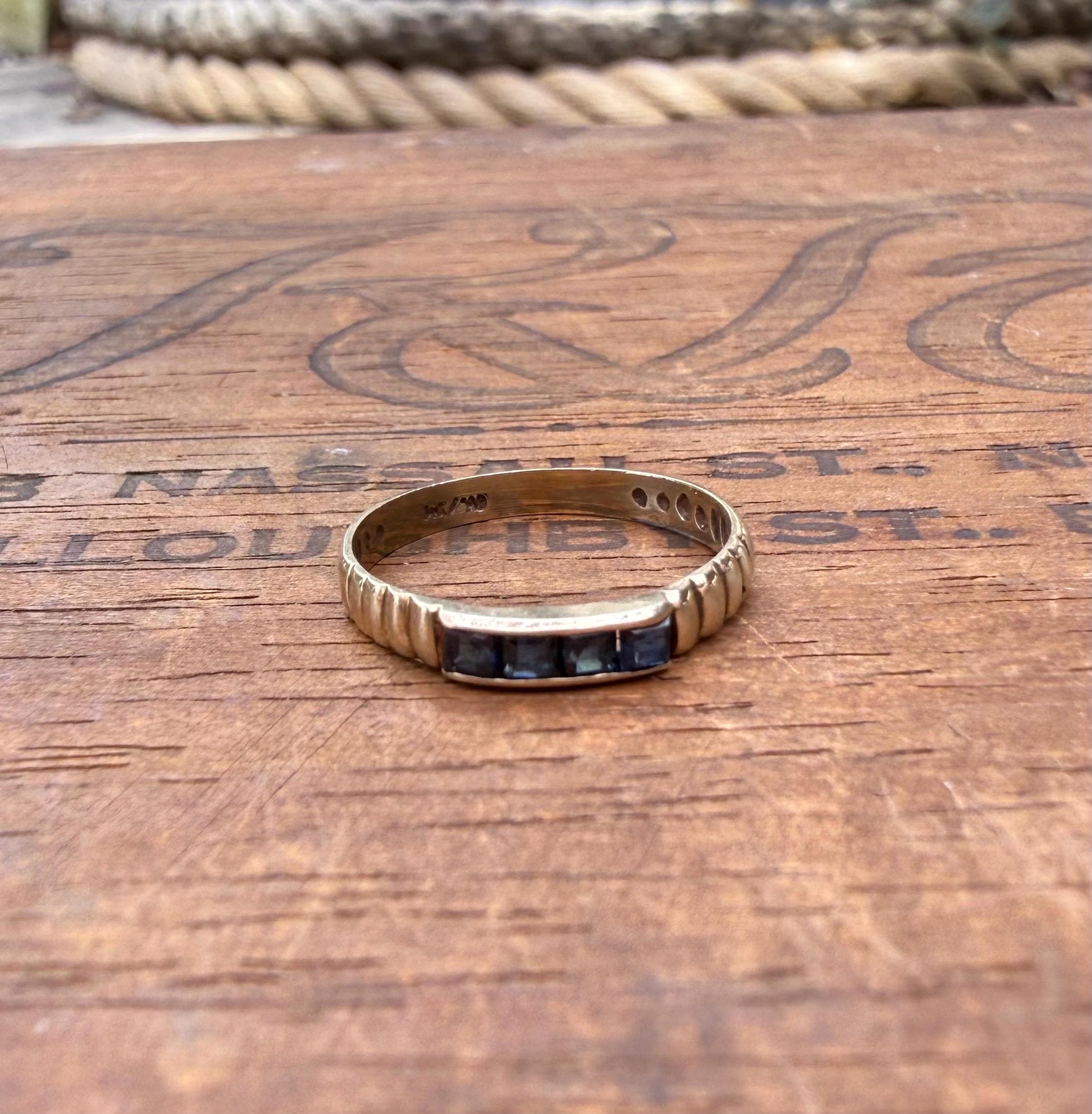 Vintage 14k Gold Band with Princess Cut Sapphires, size 6