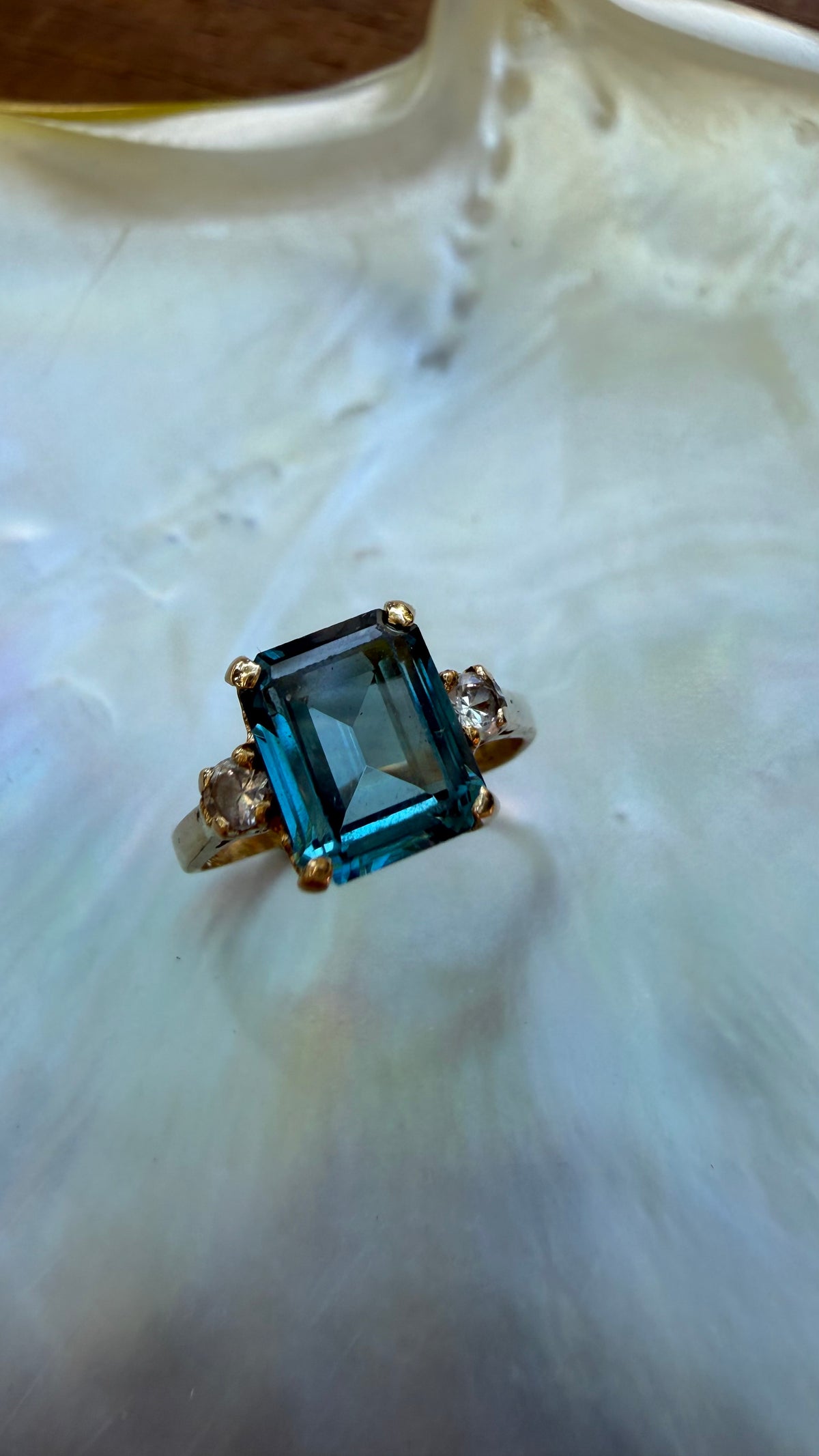 Vintage Emerald Cut Blue & White Topaz in 14K Gold. Size 3 1/2