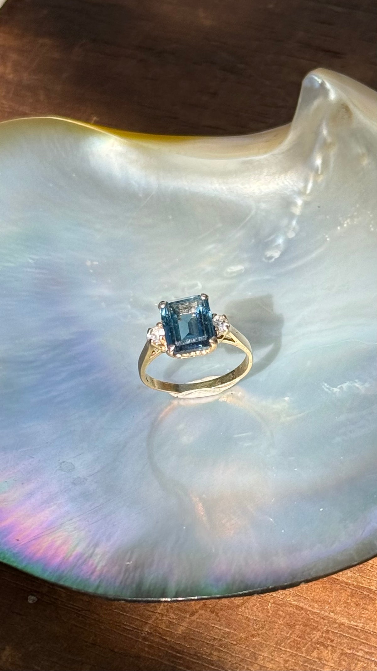 Vintage Emerald Cut Blue & White Topaz in 14K Gold. Size 3 1/2