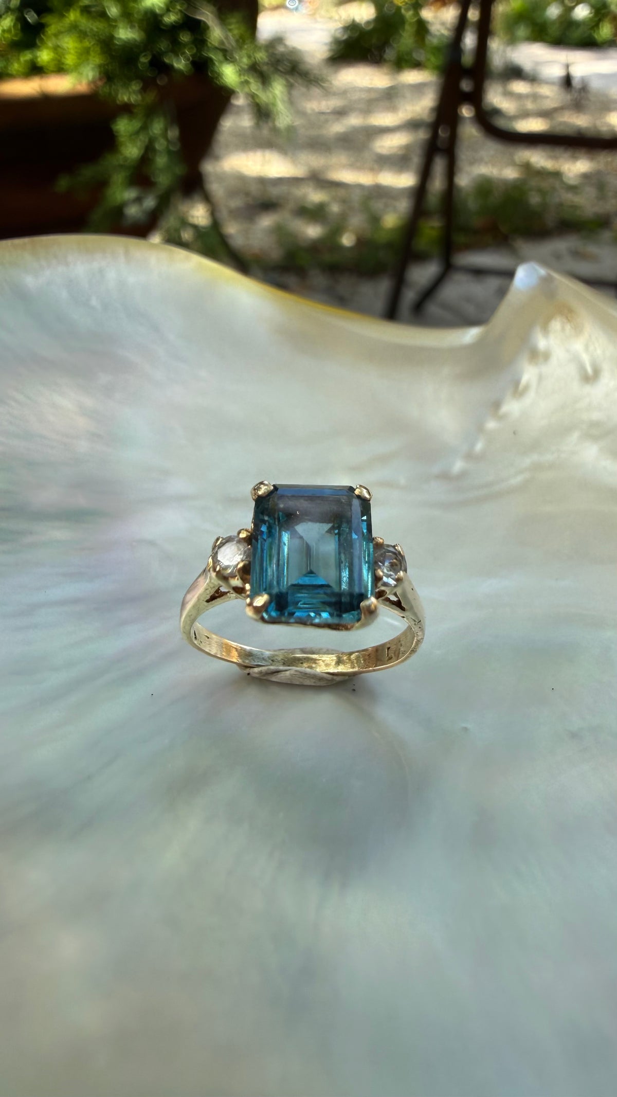 Vintage Emerald Cut Blue & White Topaz in 14K Gold. Size 3 1/2