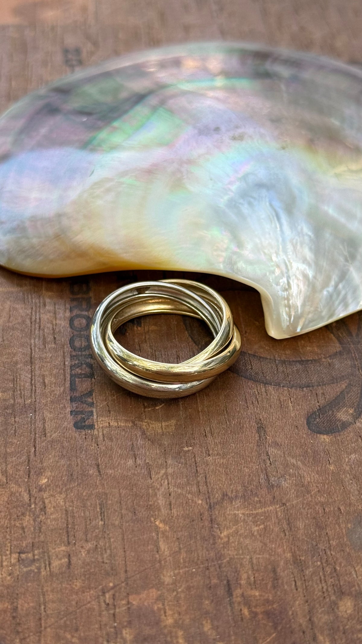 Vintage 14k Gold Three Interlocking Rings in Yellow & White gold, size 7.5.