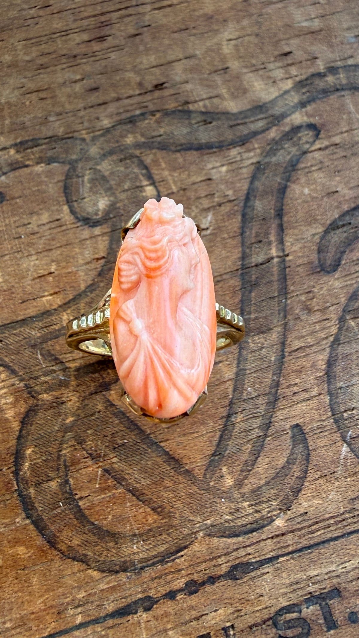 Antique Art Deco Beautiful Peach Coral Cameo in 10K Gold,  Size 6.