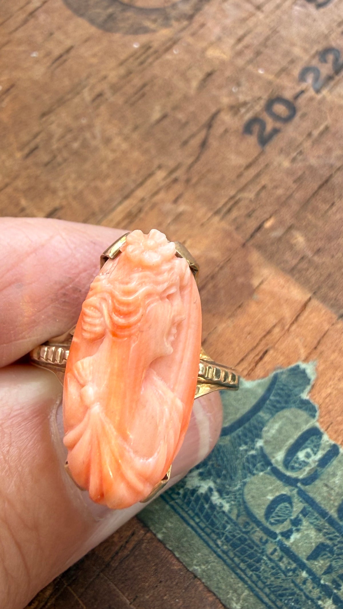 Antique Art Deco Beautiful Peach Coral Cameo in 10K Gold,  Size 6.