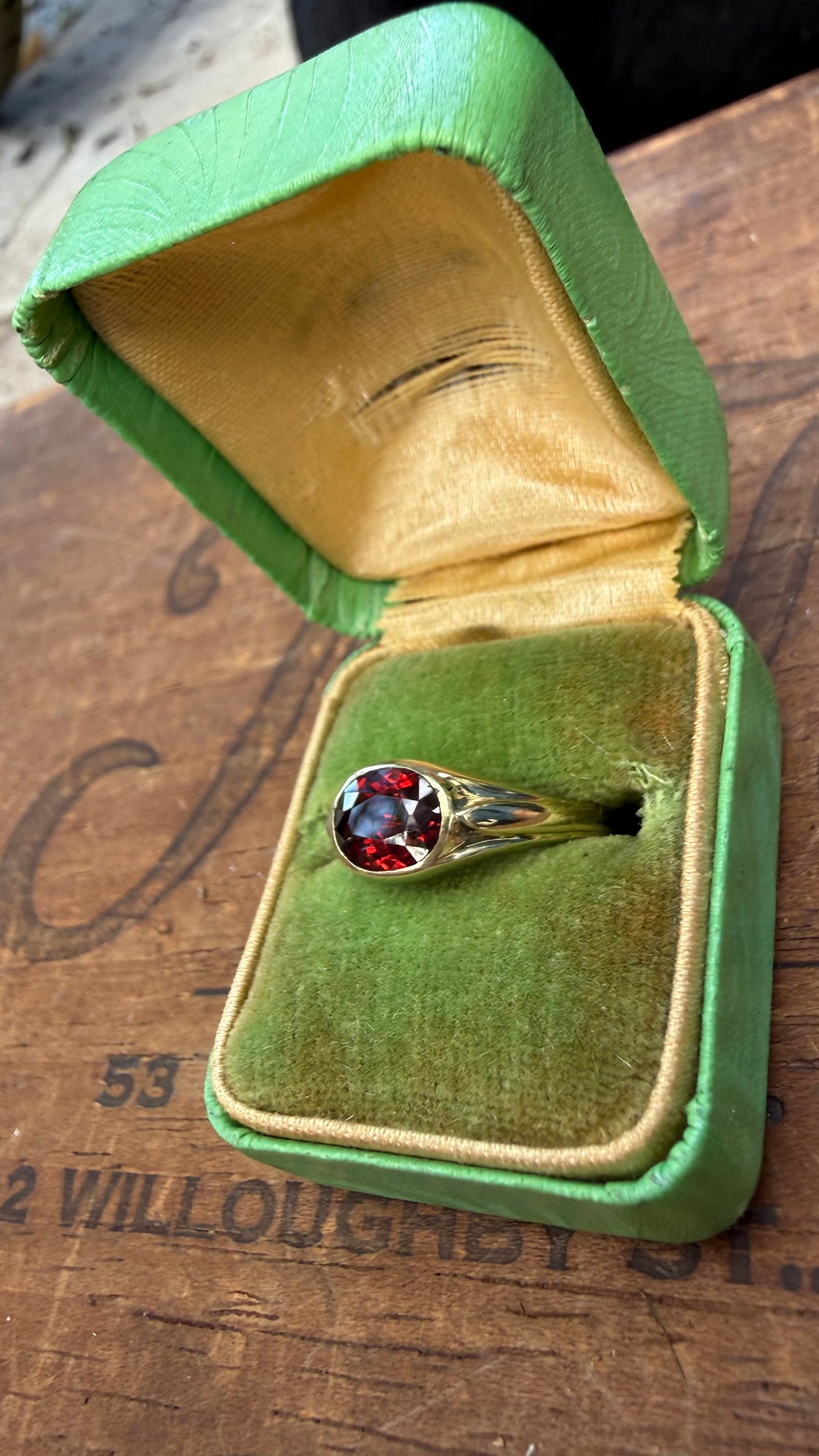 Vintage Garnet Signet Ring in 10k Yellow Gold. Size 4 1/4