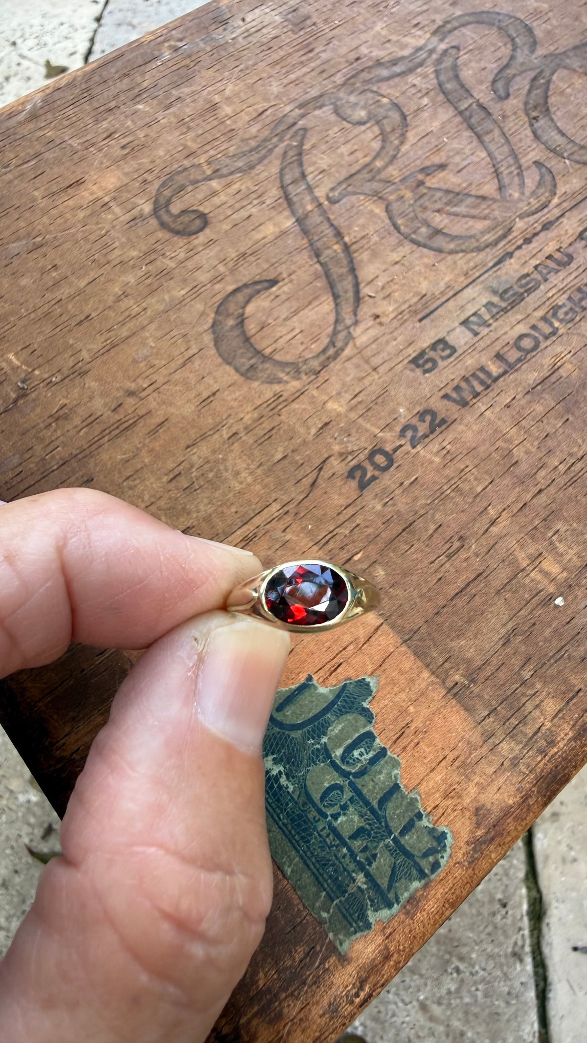 Vintage Garnet Signet Ring in 10k Yellow Gold. Size 4 1/4