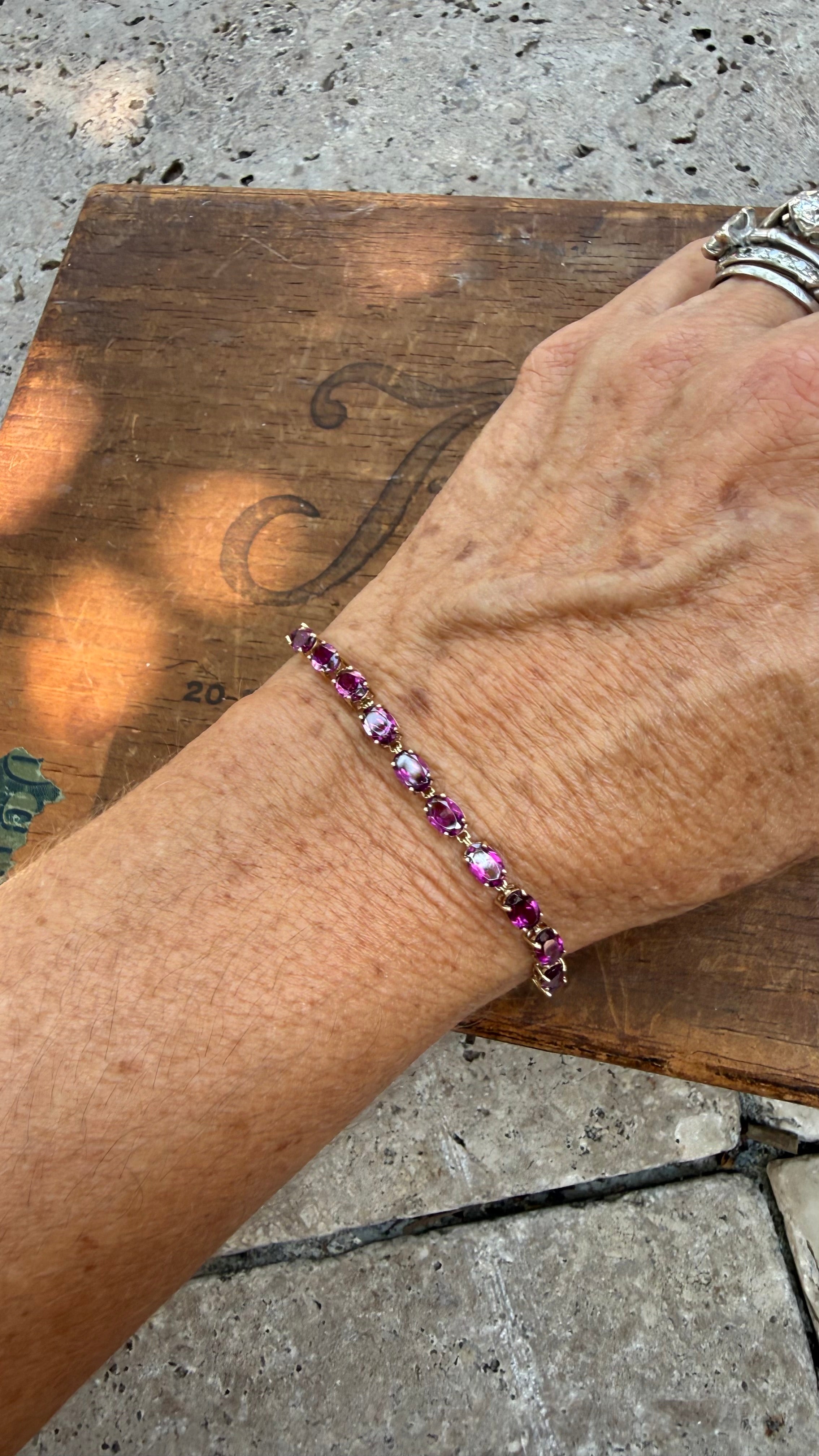 Vintage Oval Amethyst And Diamond Tennis Bracelet in 9K Gold, from England. Size 7