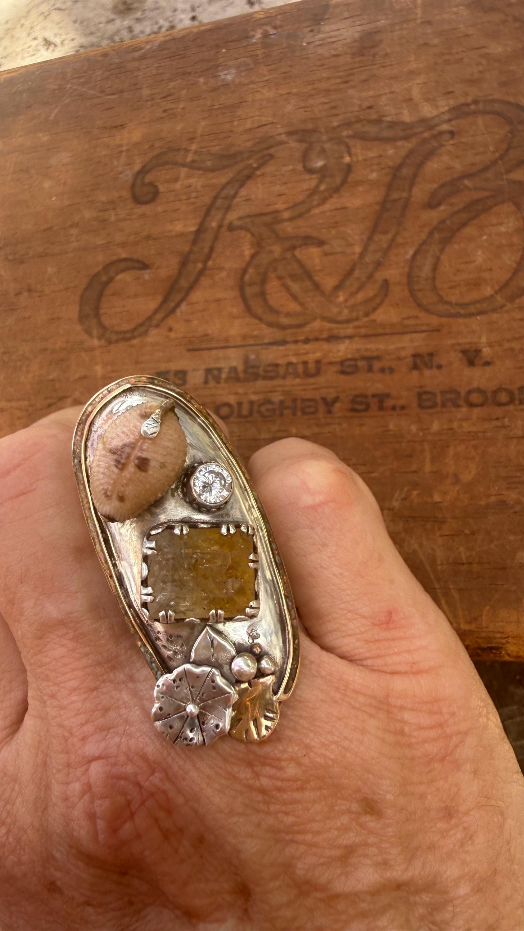 OPAL inlay, VINTAGE citrine, HANDPICKED cowrie shell, White Topaz in sterling silver and 14kgf, size 6 3/4