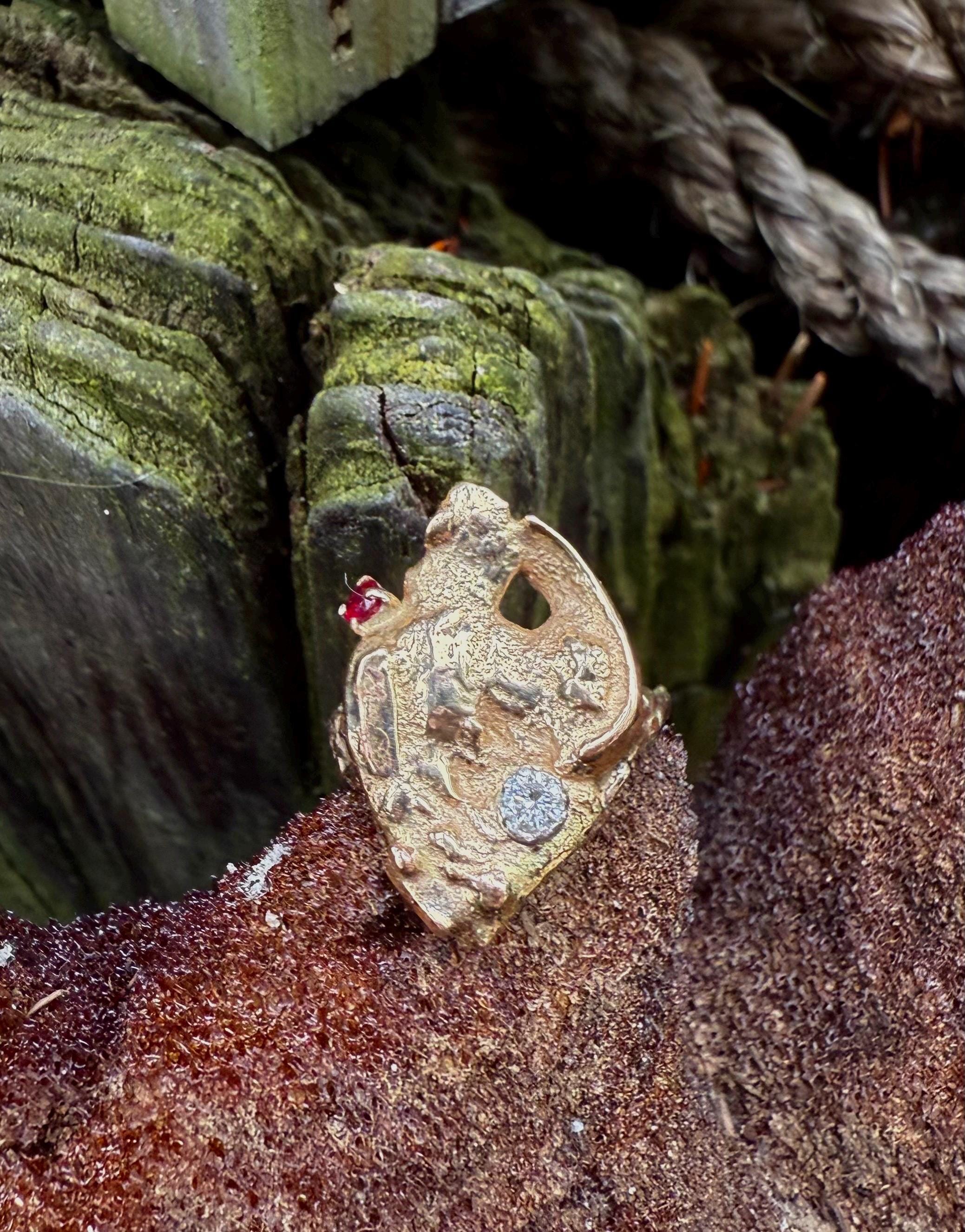 14k Gold Fused with Vintage Natural Diamond 3mm and Ruby. size 6.5.