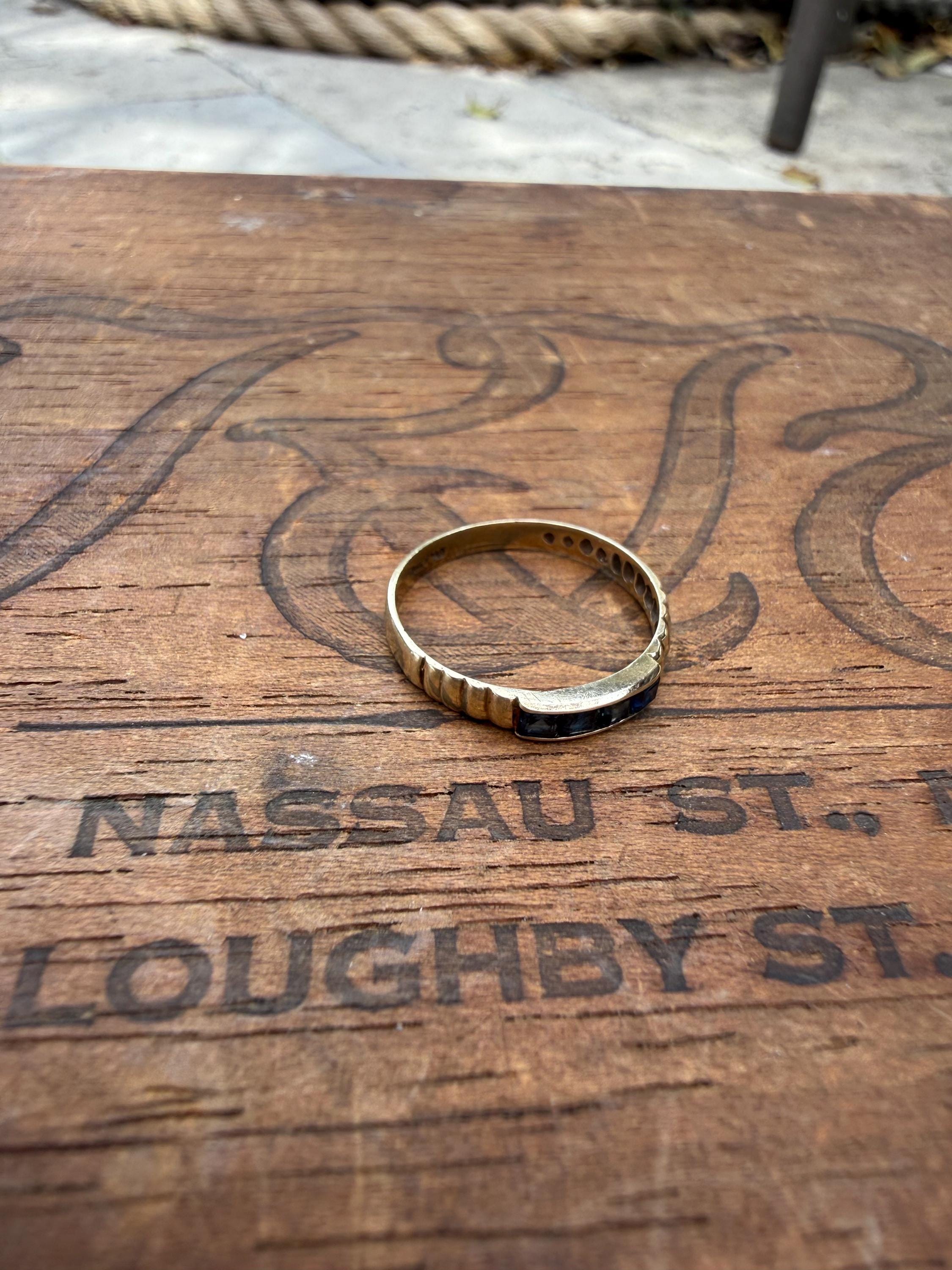 Vintage 14k Gold Band with Princess Cut Sapphires, size 6
