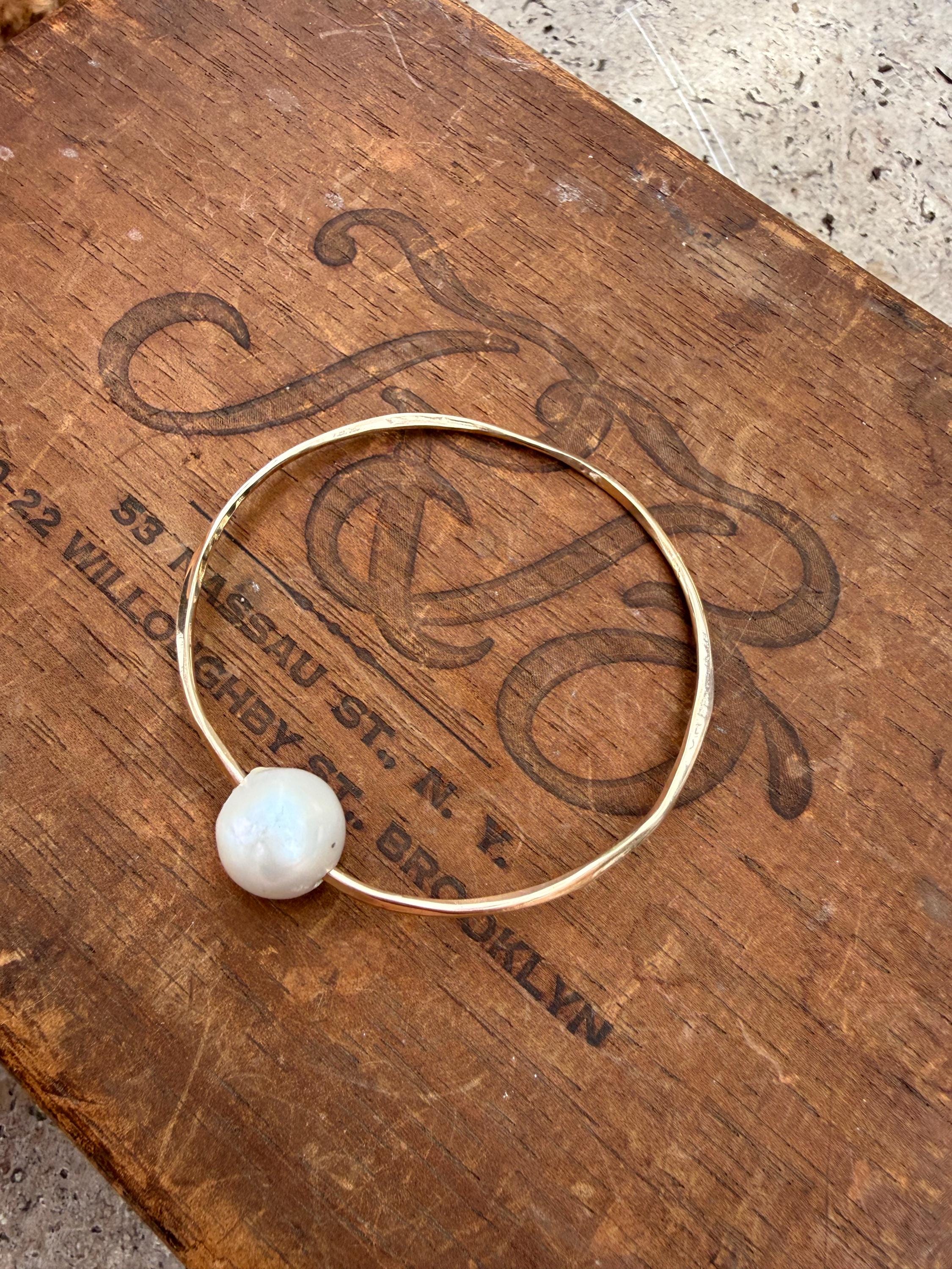 Giant Akoya Freshwater Pearl Bangle Bracelet, 14kgf, size 8